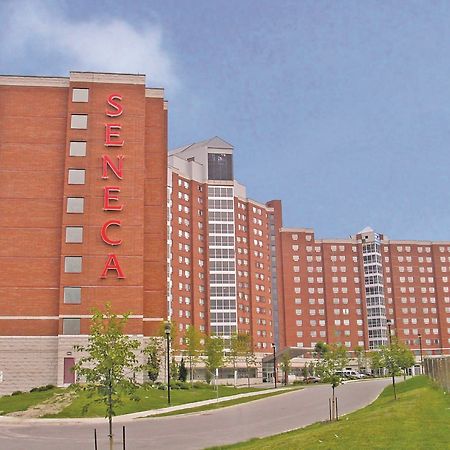 Residence & Conference Centre - Торонто Екстериор снимка